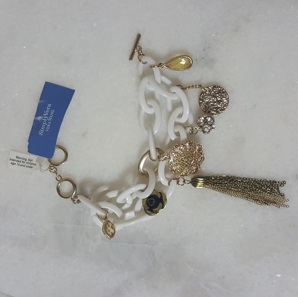 🎉🎉🎉 HOST PICK 🎉🎉🎉 Simply Vera White Charm Bracelet - Picture 5 of 8